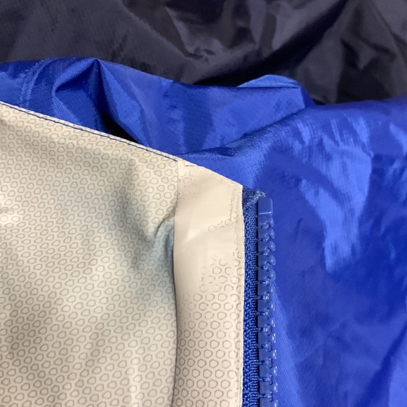 Patagonia H2NO Rain Jacket - Picture 5 of 7